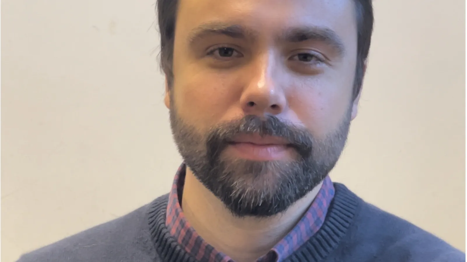 Portrait of Evan DeCarlo